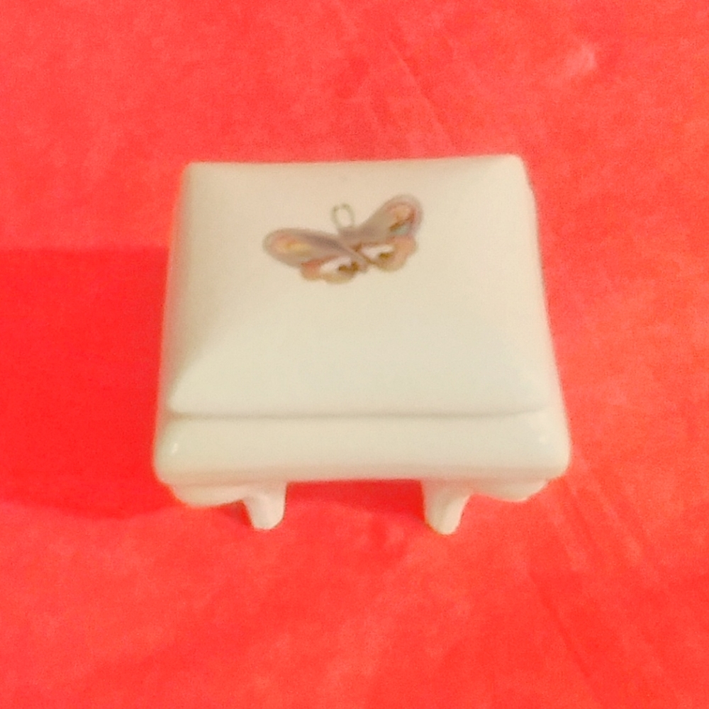 Small Butterfly Box - Picture 5 of 6